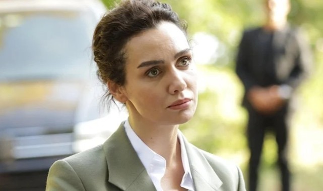 Oyuncu Birce Akalay aldığı ölüm haberiyle sarsıldı!