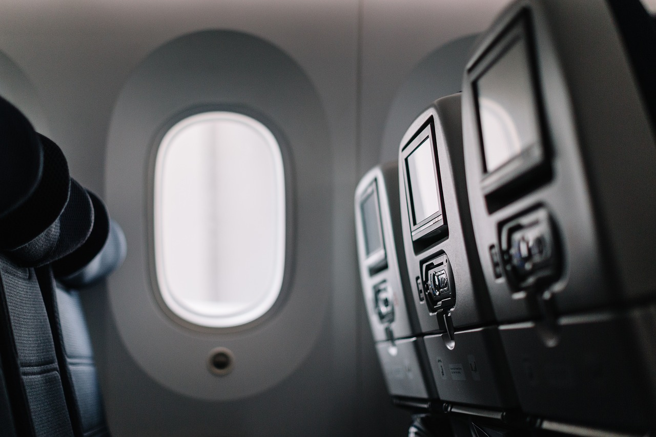 plane-6511877-1280.jpg